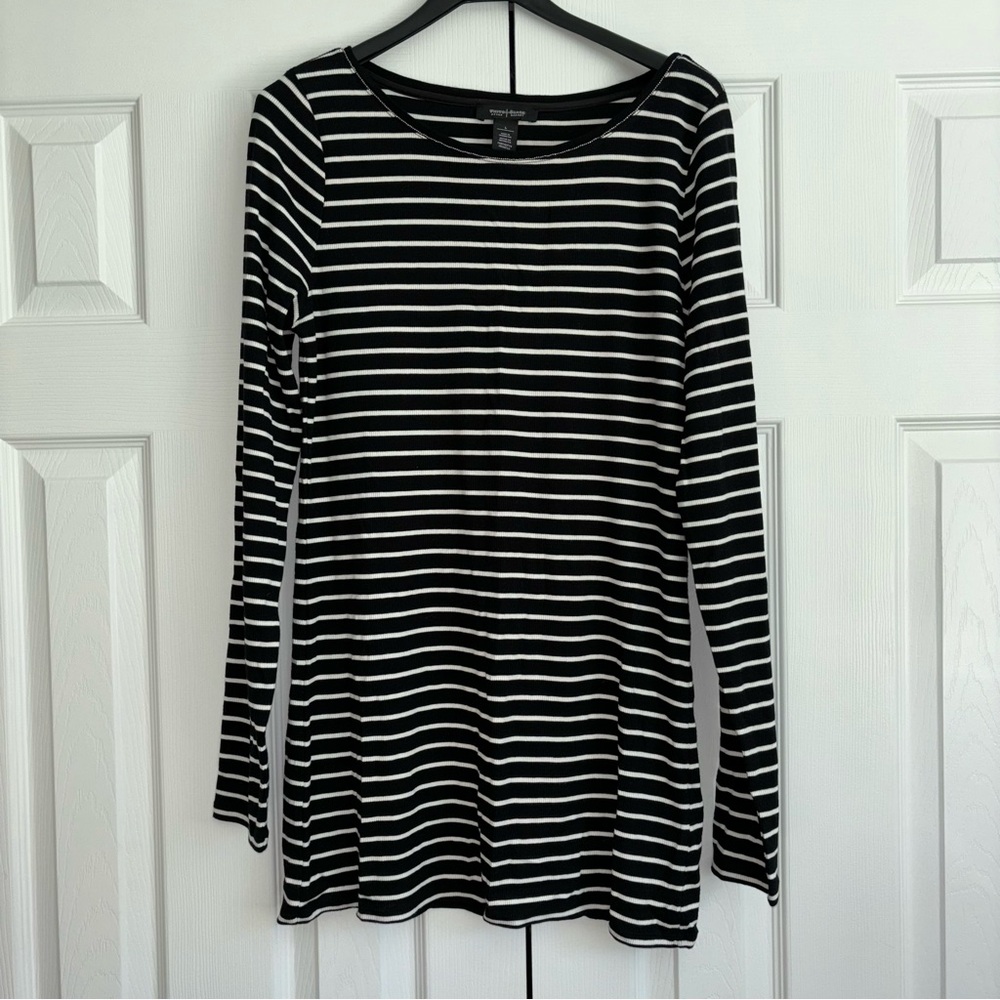 WHBM Black & White Long Sleeve Round Neck Soft Shirt Size Large